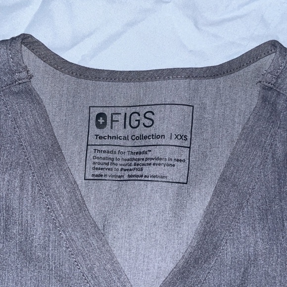 Figs scrub top - Picture 1 of 3